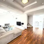 Wealthystays Duplex In The Heart Of Никосия