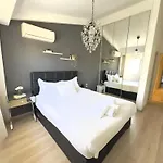 Апартаменты Wealthystays Duplex In The Heart Of