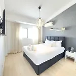 Wealthystays Duplex In The Heart Of Апартаменты