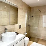Wealthystays Duplex In The Heart Of *
