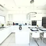 Апартаменты Wealthystays Duplex In The Heart Of Никосия