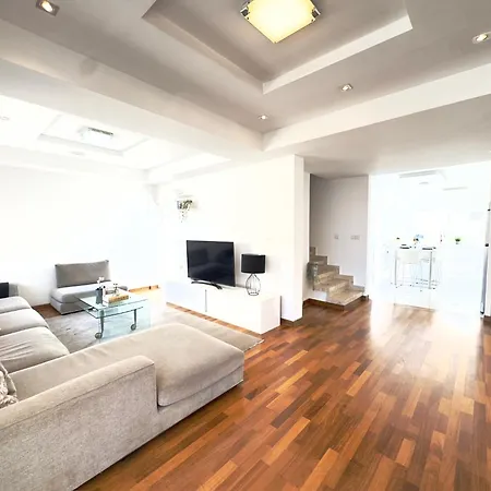 Wealthystays Duplex In The Heart Of Nikozja