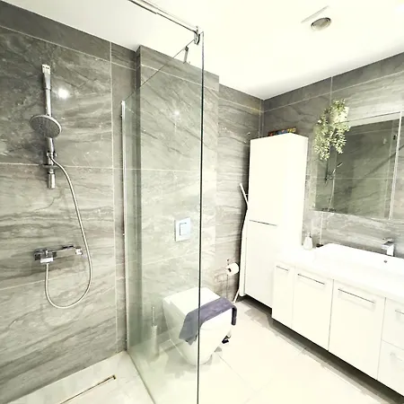 Wealthystays Duplex In The Heart Of Apartament Nikozja