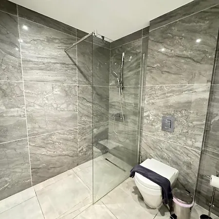 Apartament Wealthystays Duplex In The Heart Of Nikozja