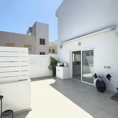 Апартаменты Wealthystays Duplex In The Heart Of