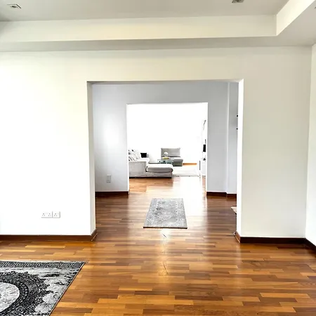 Apartament Wealthystays Duplex In The Heart Of Nikozja