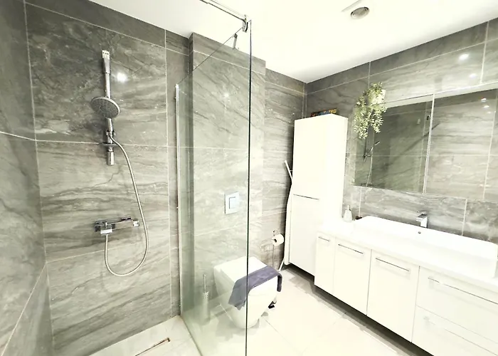 Wealthystays Duplex In The Heart Of Apartmán Nikósie